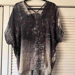 Vince Black/White Silk Blouse Size Large